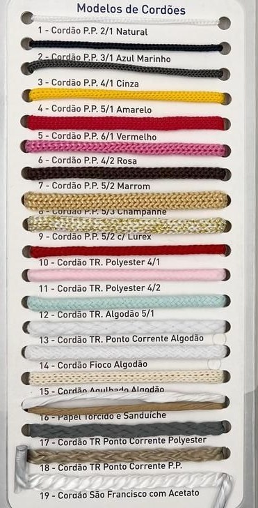 Mostruário de modelos de cordão: torcido P.P., trançado, ponto corrente, fioco, agulhado, papel torcido e São Francisco